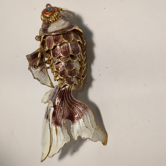 Large cloisonne articulated fish pendant/charm. Gold, pearl, copper, purple. - Picture 8 of 11